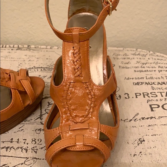 Heels - Picture 2 of 4